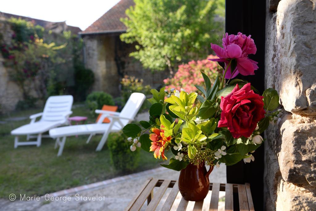 Villa La Victoire De Noyers Exterior foto