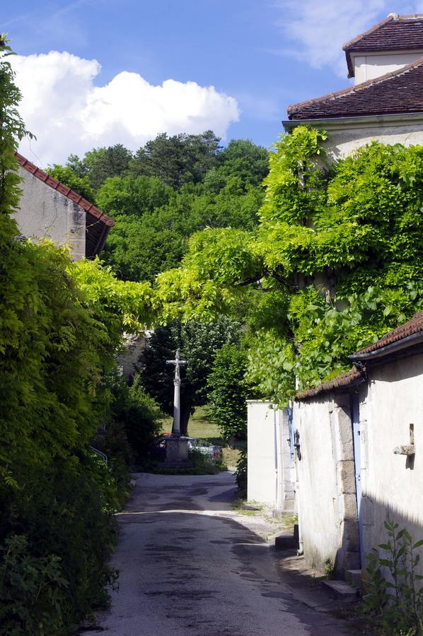 Villa La Victoire De Noyers Exterior foto